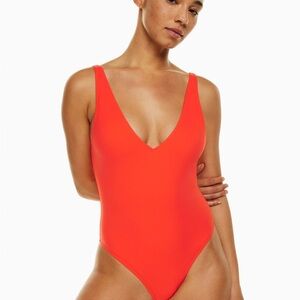 aritzia burnt orange red v neck bodysuit | size medium
